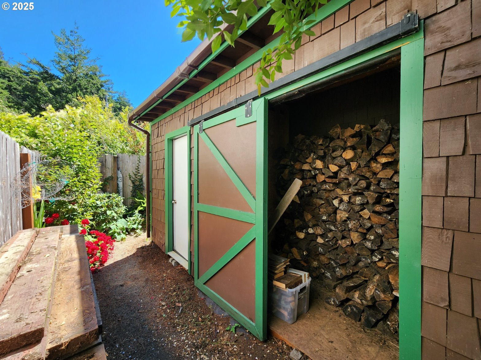 1126 Washington St Property Photo 26