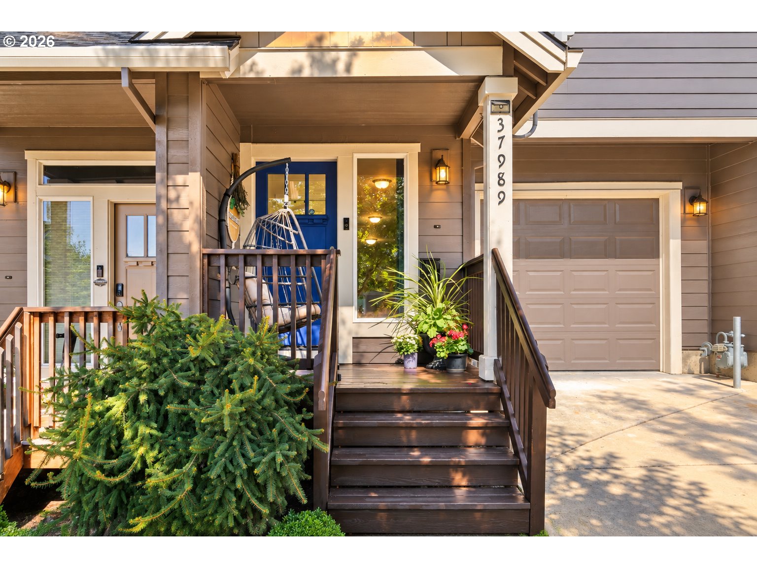 37989 Killarney St Property Photo 2