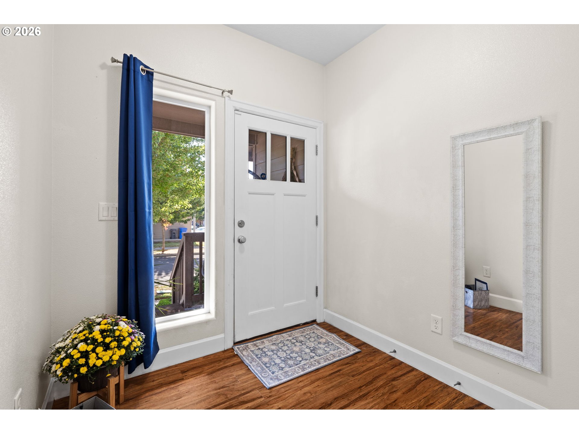 37989 Killarney St Property Photo 6