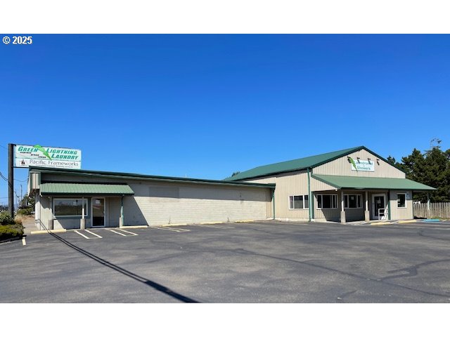 2420 Highway 101 Property Photo 1