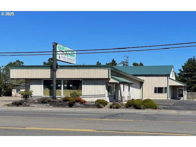 2420 Highway 101 Property Photo 4