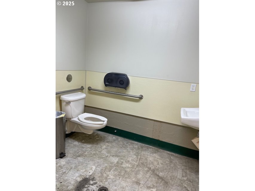 2420 Highway 101 Property Photo 19
