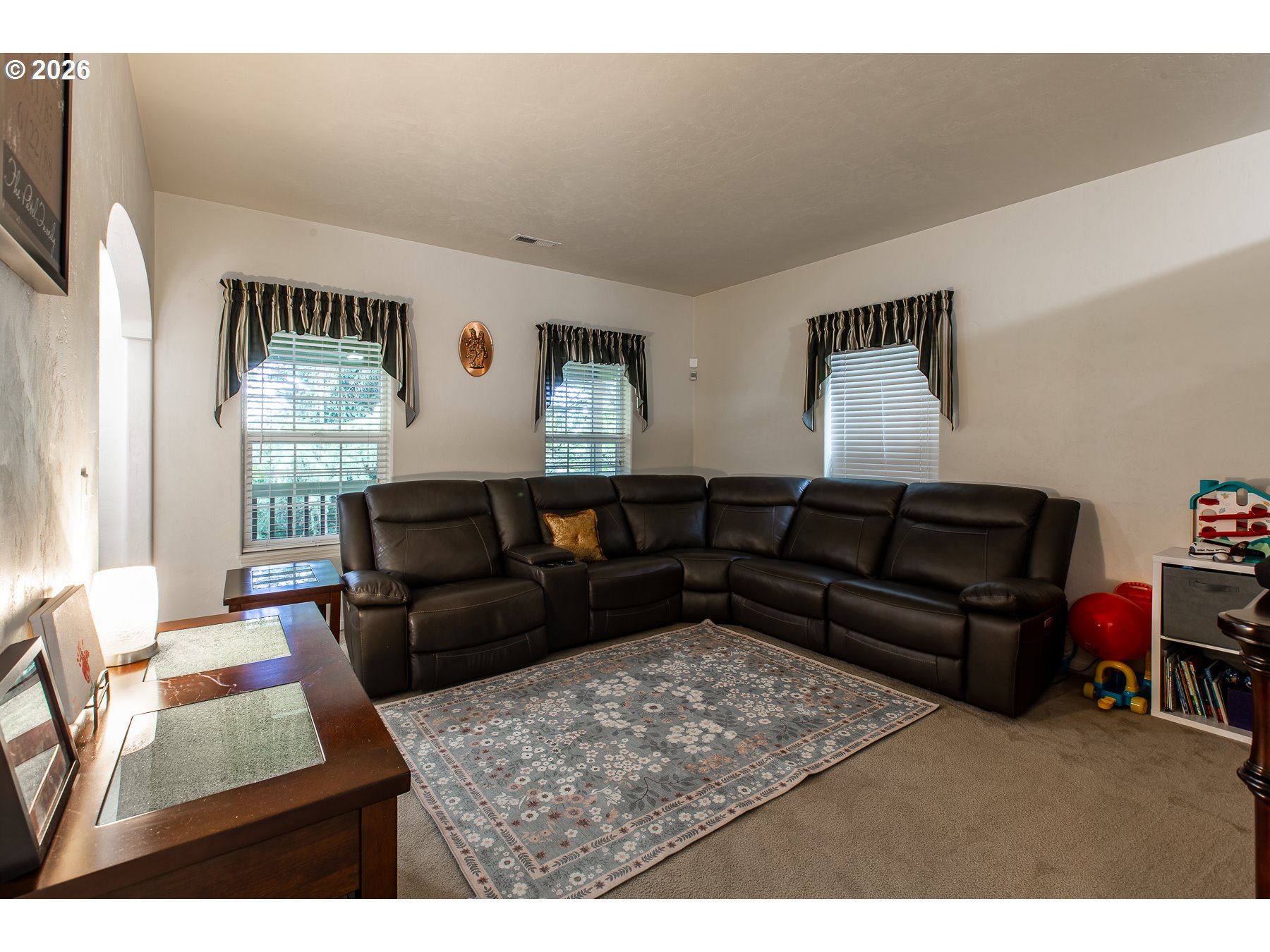 2737 Hallmark Ln Property Photo 5