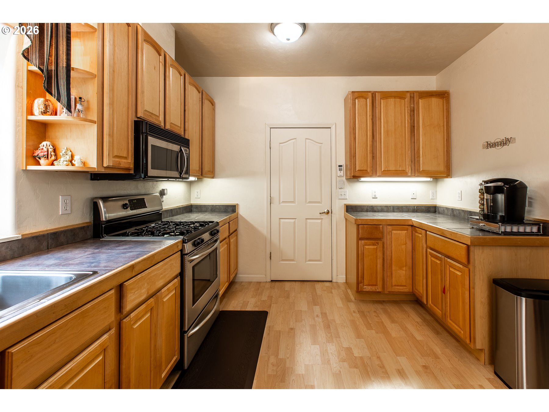 2737 Hallmark Ln Property Photo 10