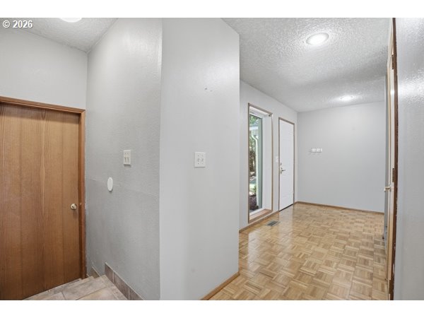 903 Ne Sunset Ct Property Photo 6