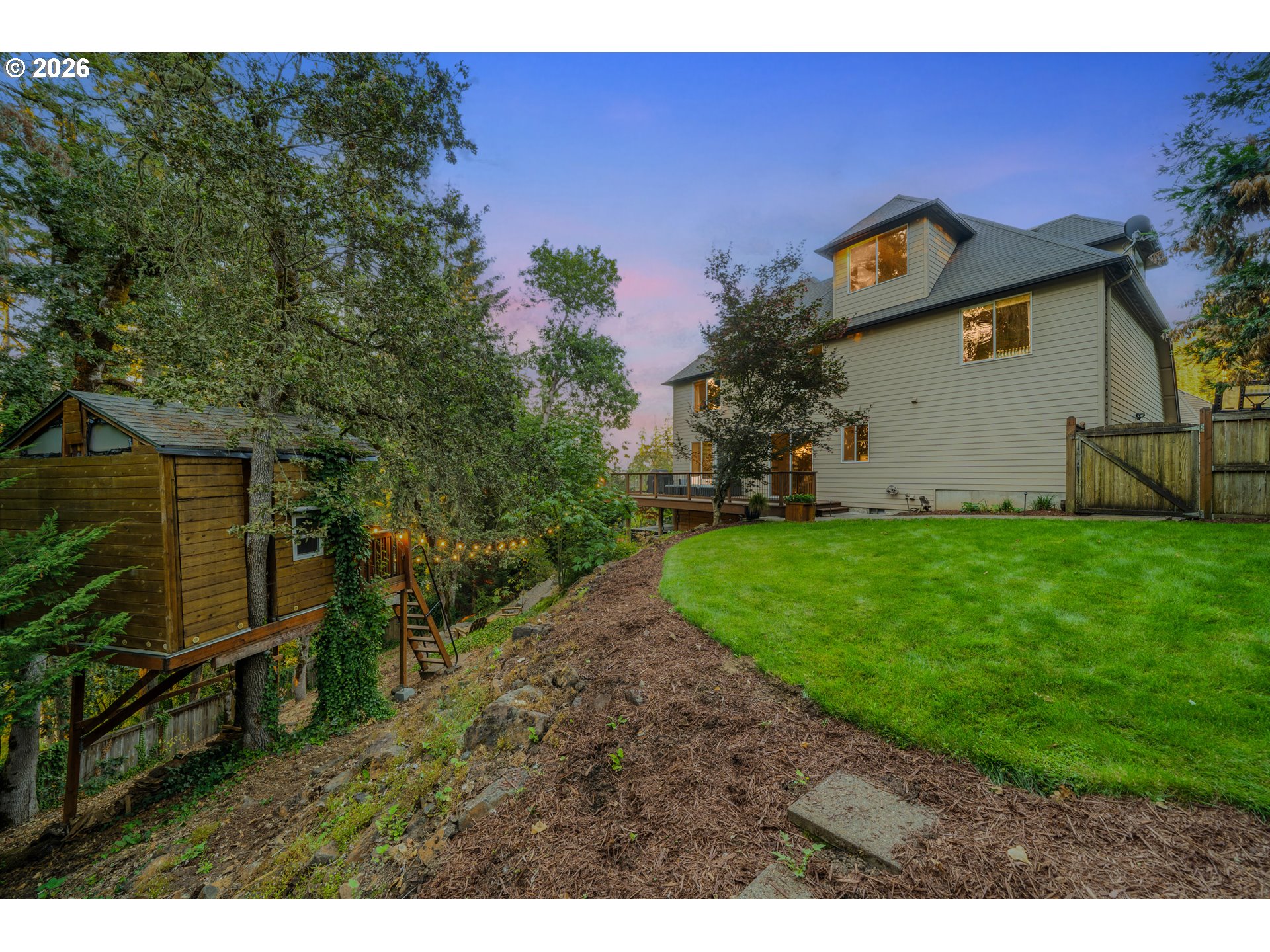 6084 Fernhill Loop Property Photo 3