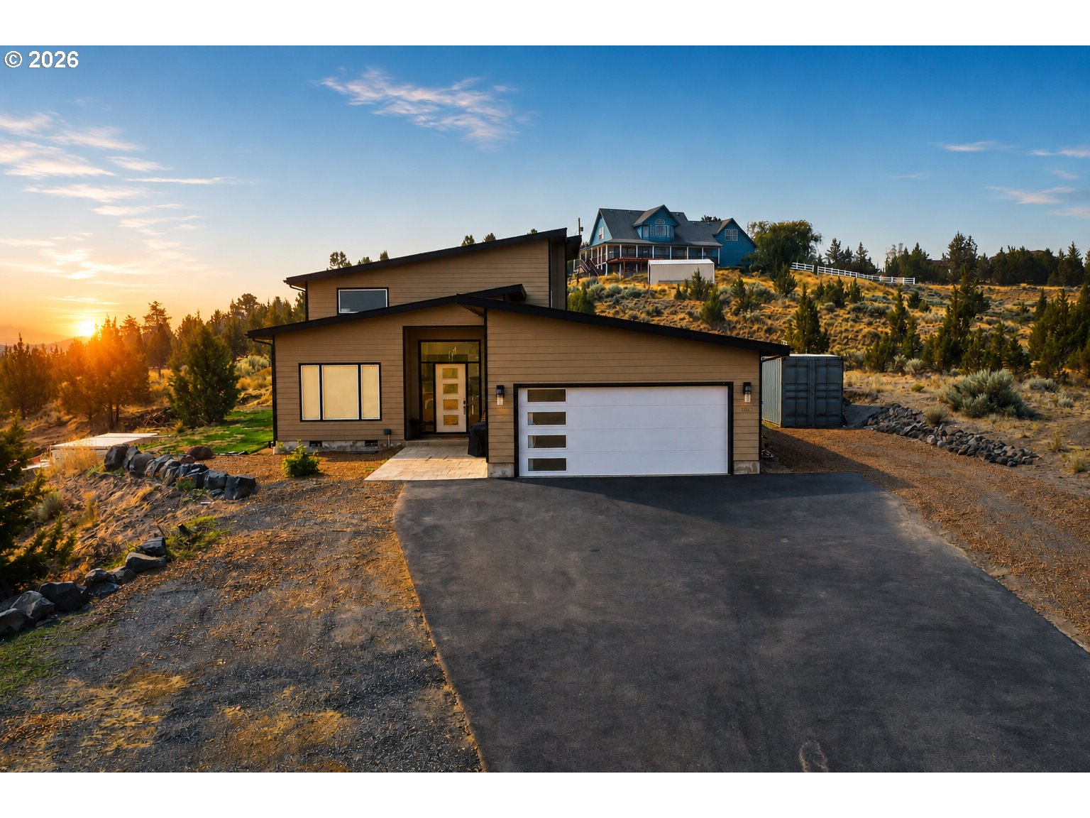 1901 NE CAMAS LN