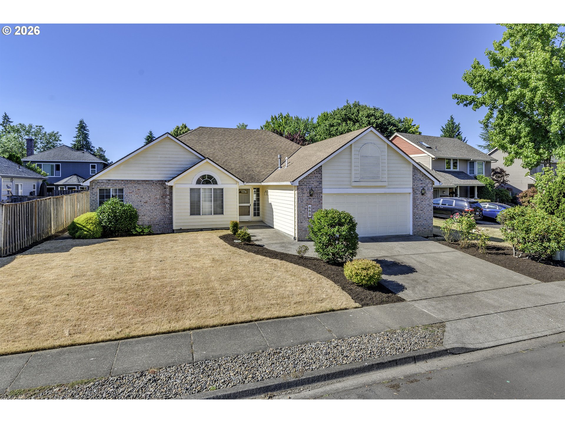 668 NE MARYANN CT Property Photo 1