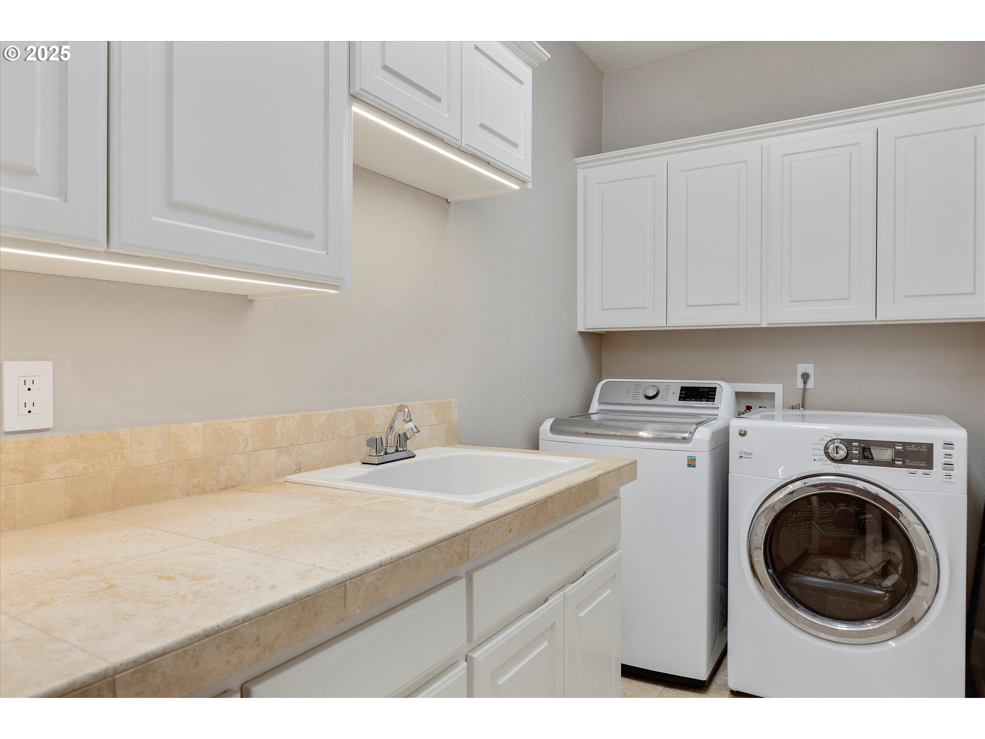 620 Inverness Ct Property Photo 25