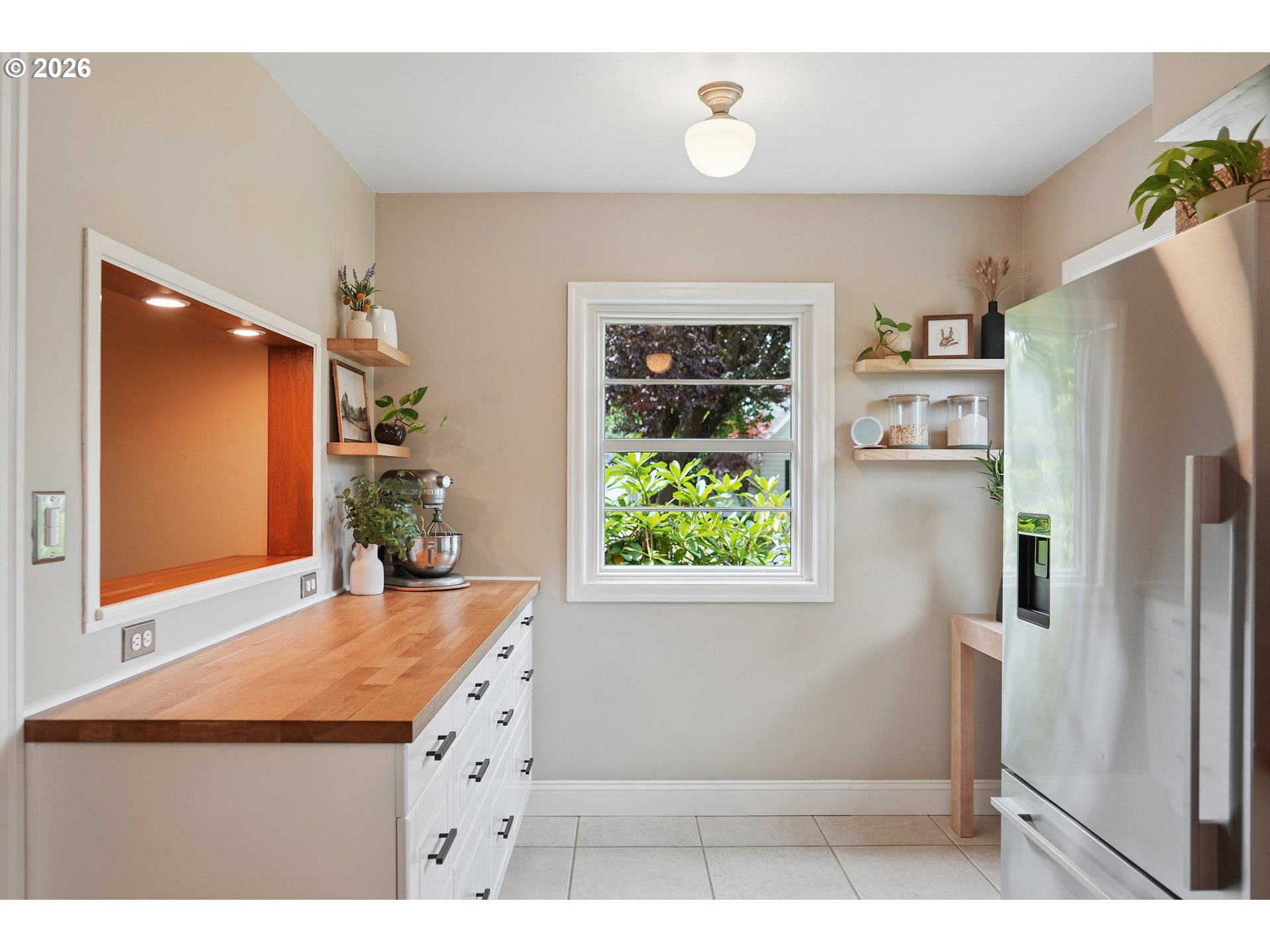 7436 N Seward Ave Property Photo 15