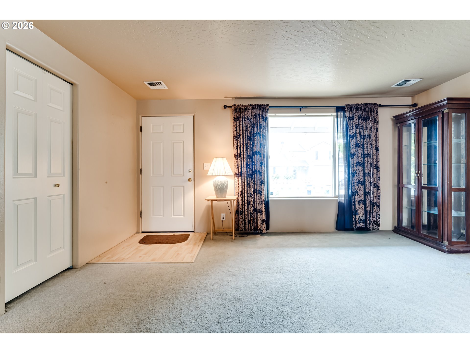 5255 Donohoe Ave Property Photo 3