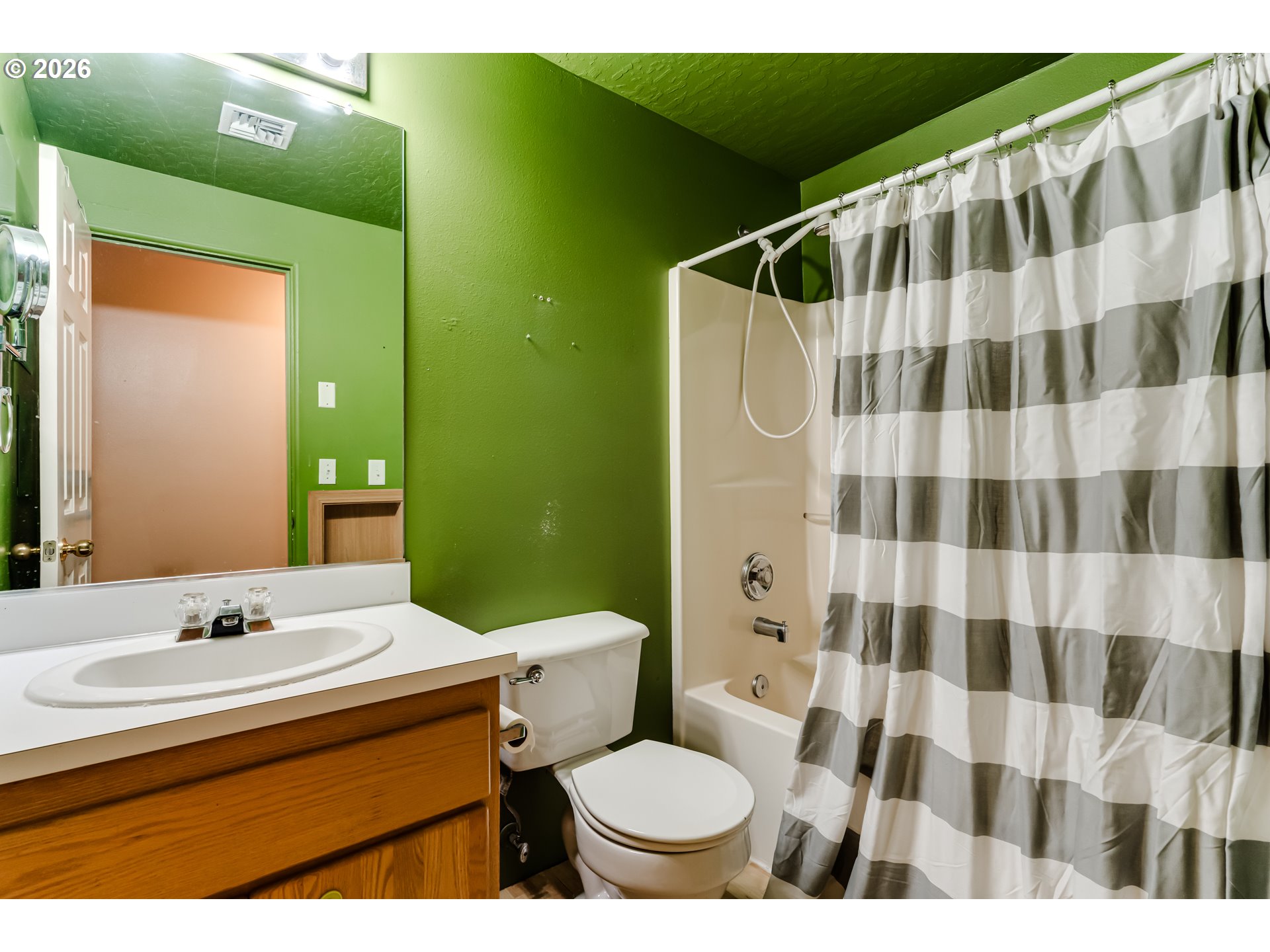 5255 Donohoe Ave Property Photo 18