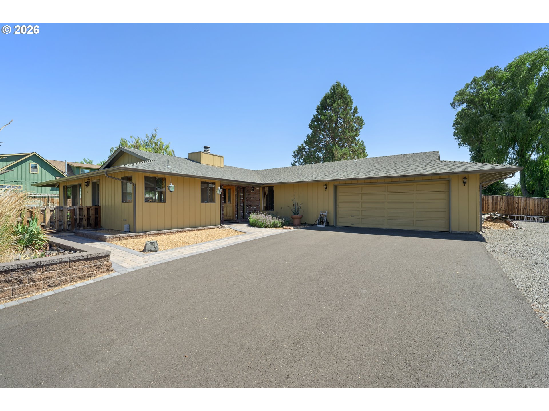 200 Sw Beaver St Property Photo 1