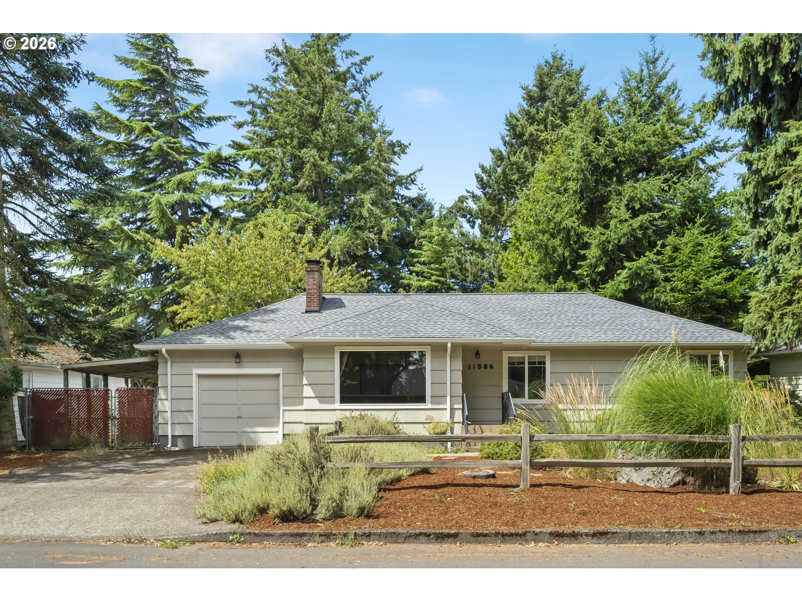 11586 Se Powell Ct Property Photo 1