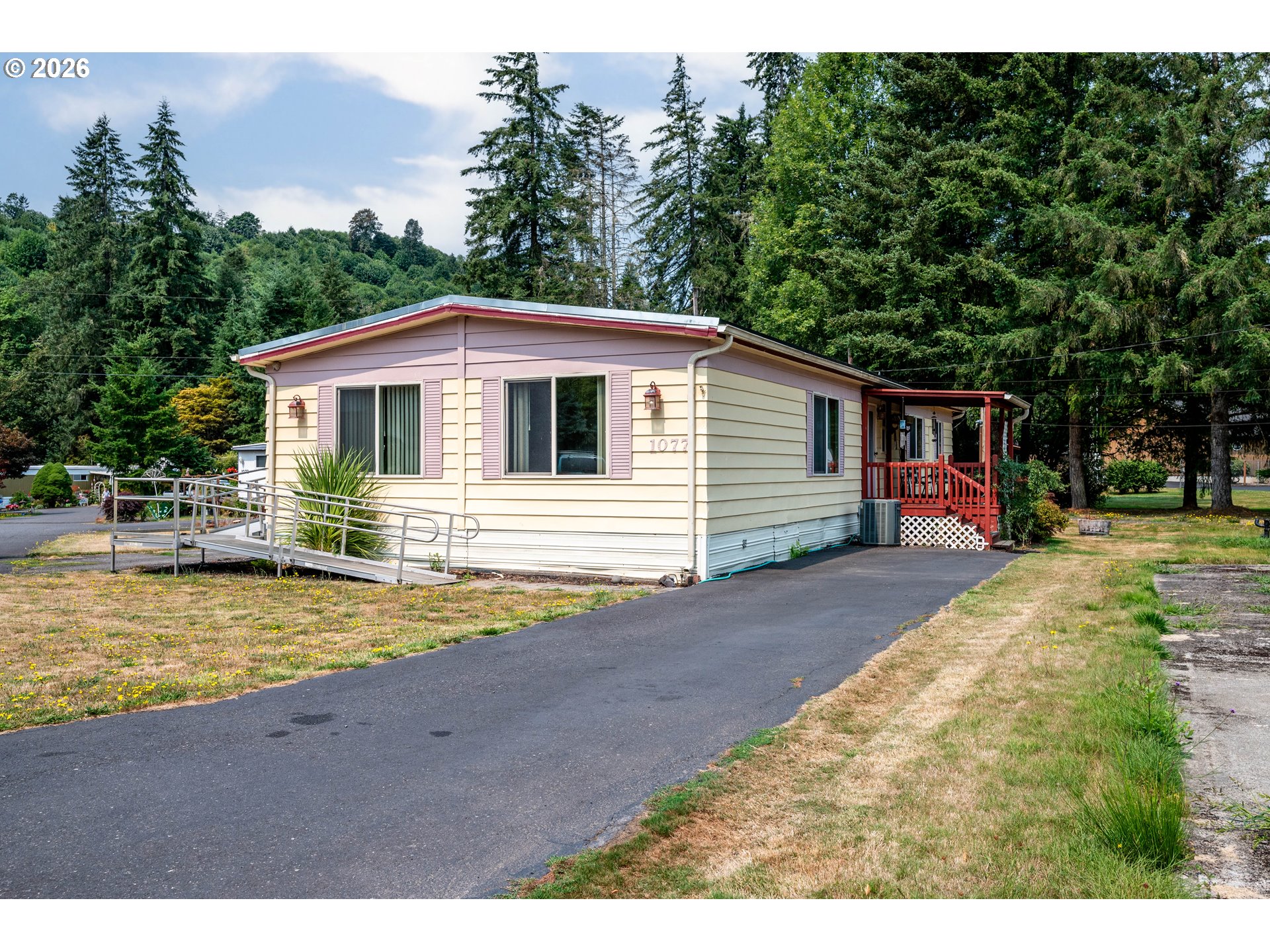 1077 Coal Creek Rd Property Photo 1