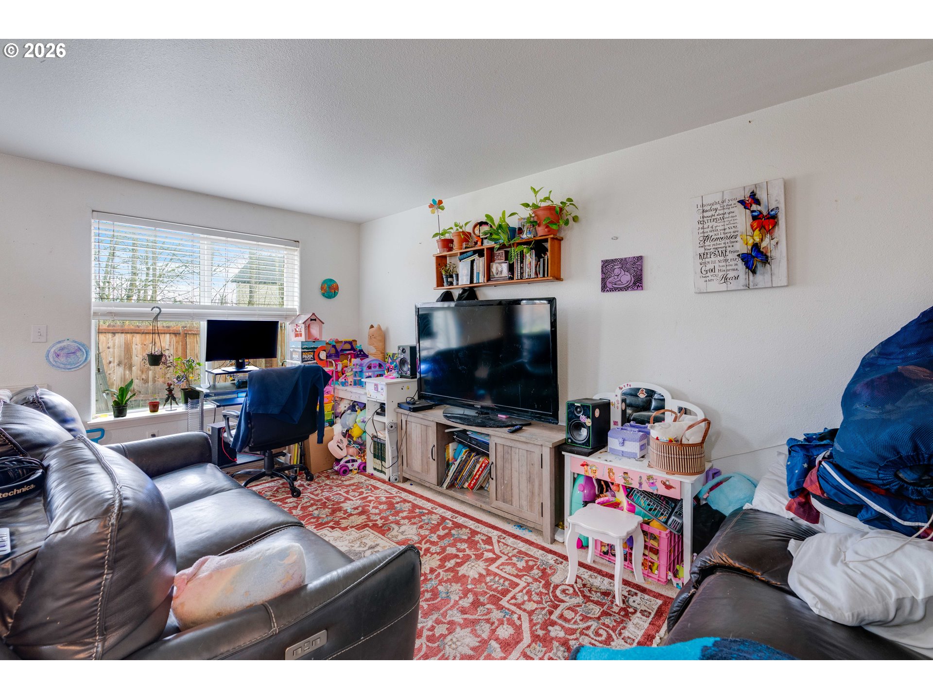 1416 Falcon Loop Property Photo 4