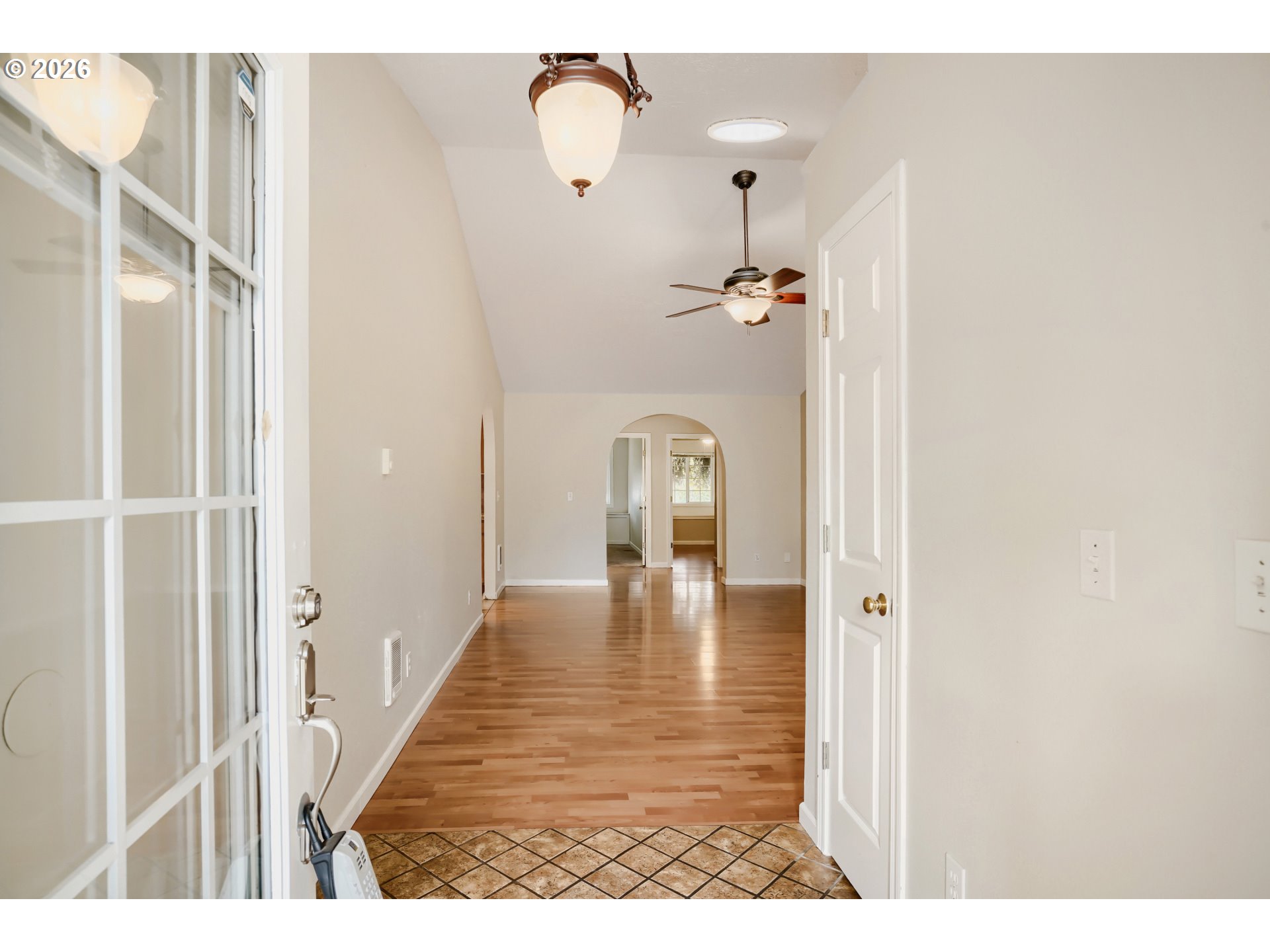 951 Mill St Property Photo 4