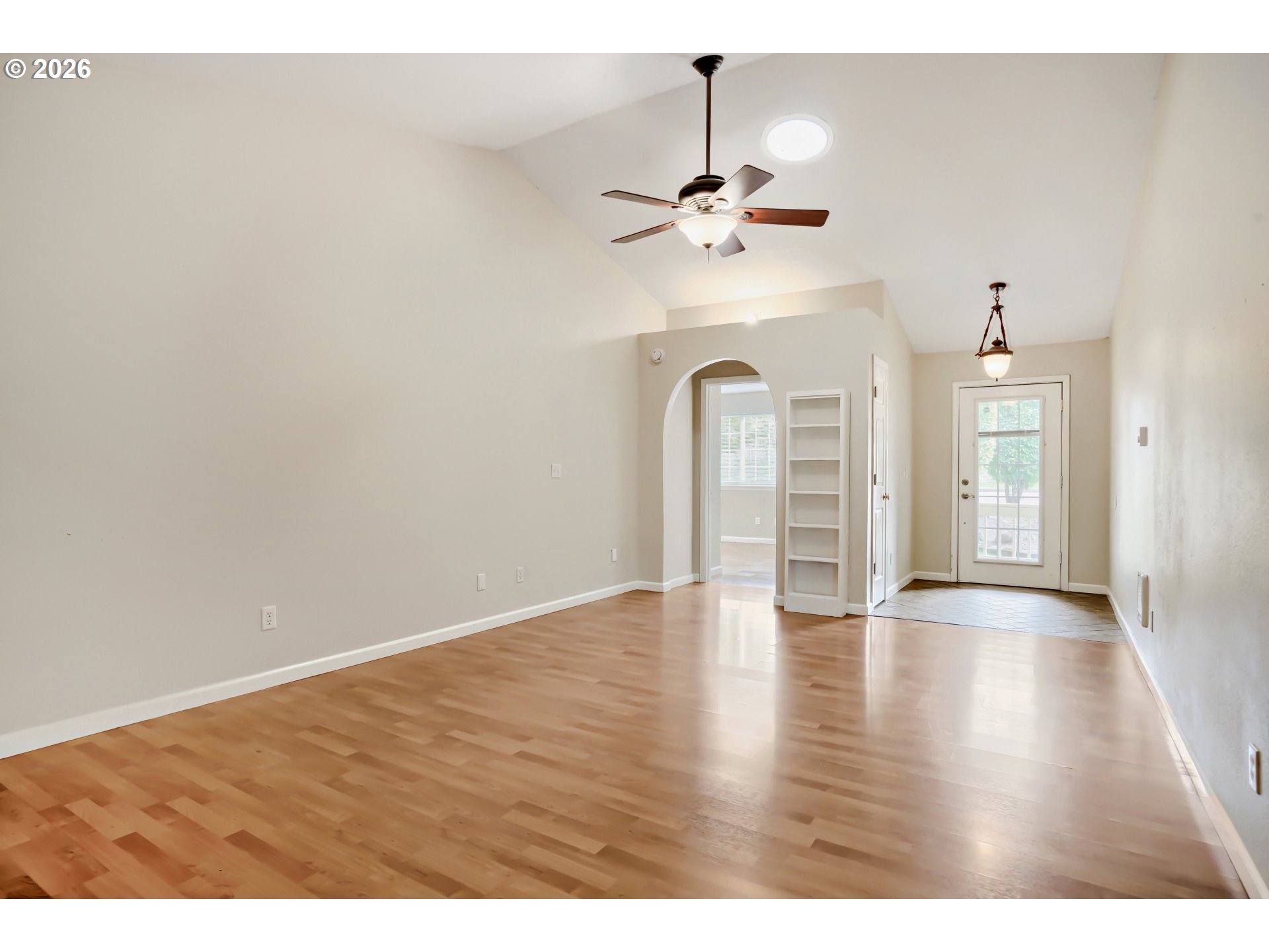 951 Mill St Property Photo 6