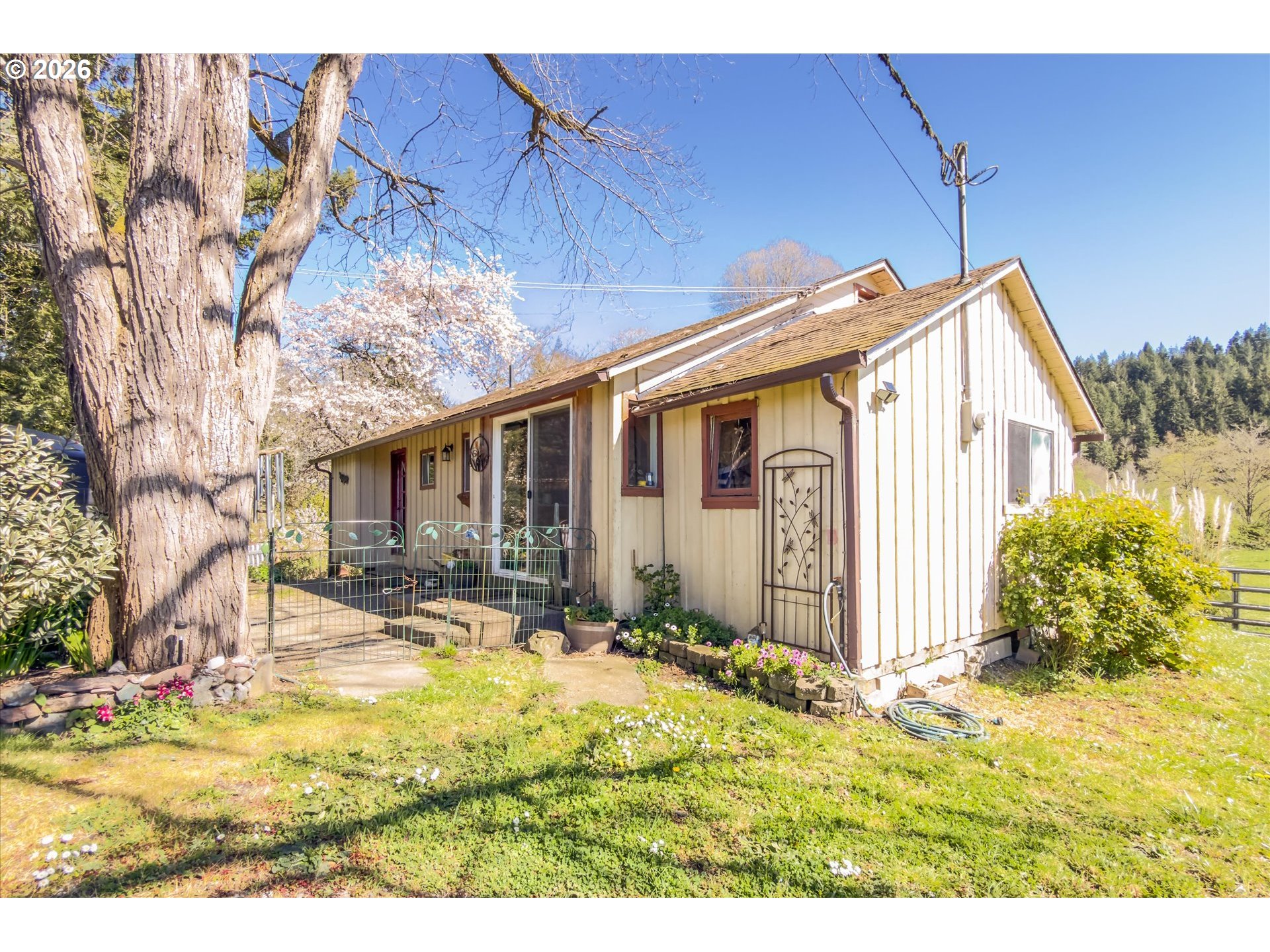 14982 Highway 42 Property Photo 1