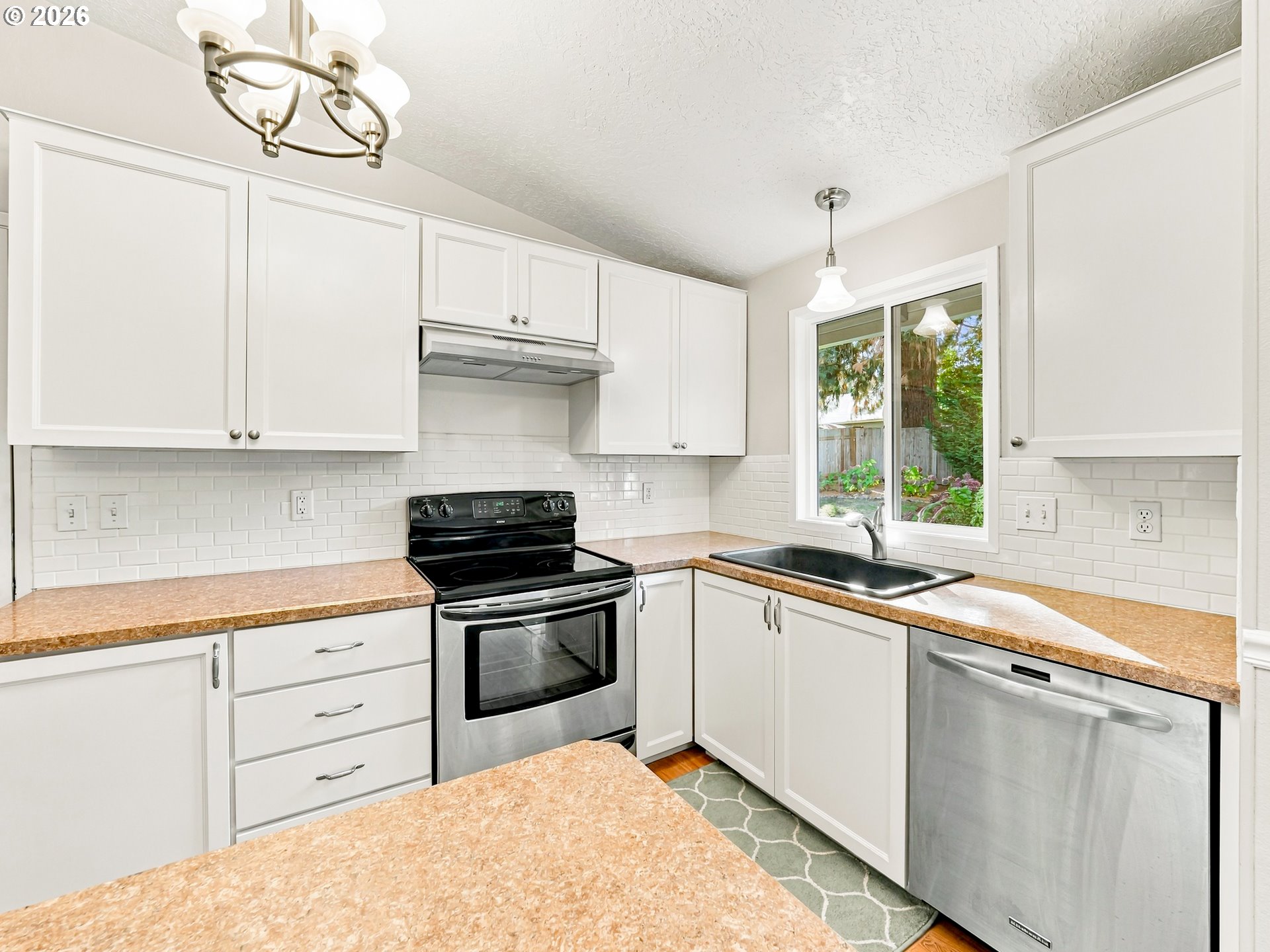 8479 Sw Tygh Loop Property Photo 8