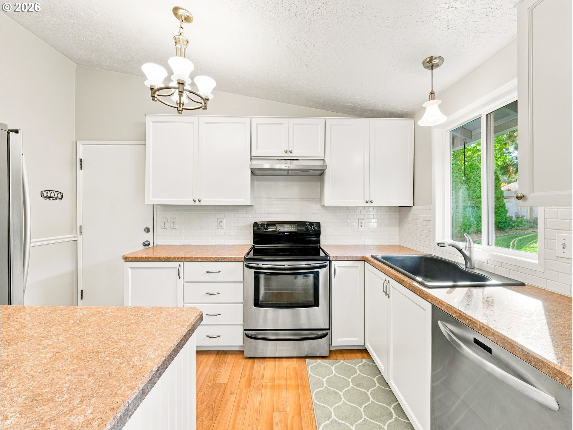 8479 Sw Tygh Loop Property Photo 9