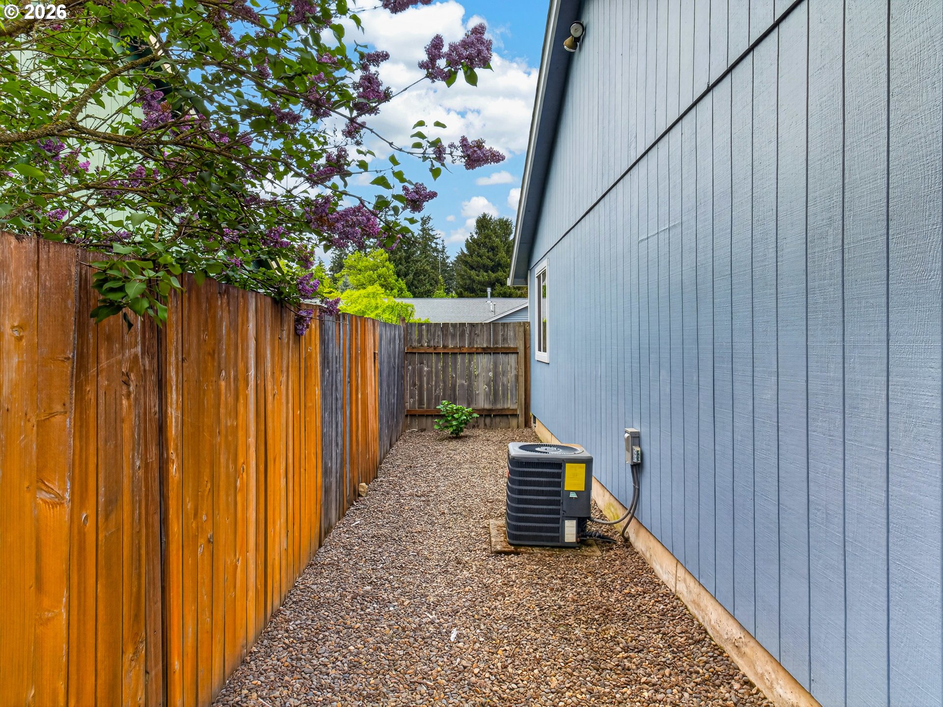 8479 Sw Tygh Loop Property Photo 35