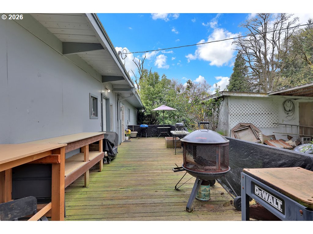 1215 Irving Rd Property Photo 33