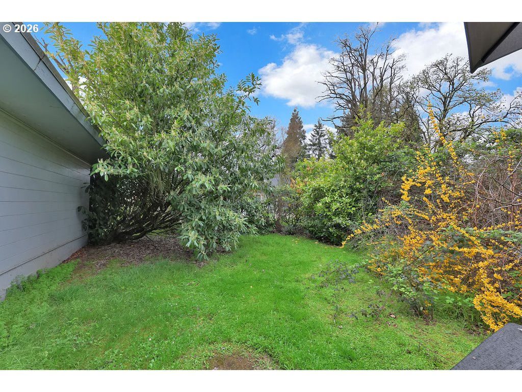 1215 Irving Rd Property Photo 35