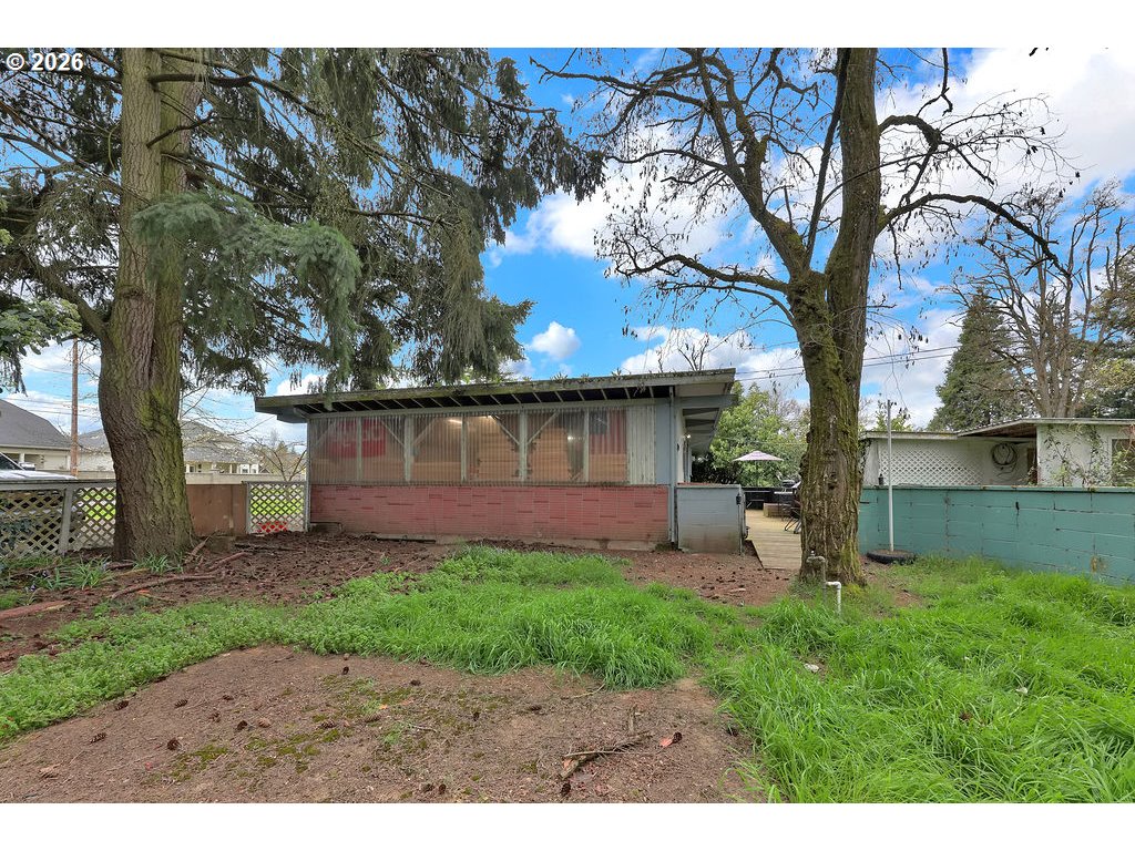 1215 Irving Rd Property Photo 37