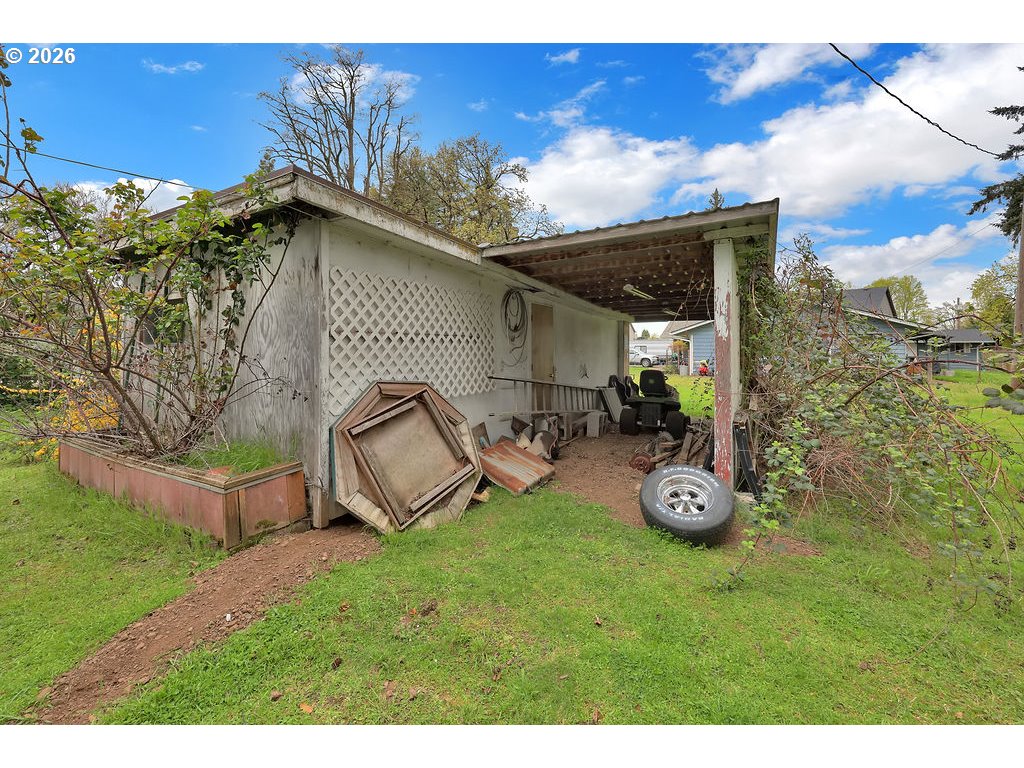 1215 Irving Rd Property Photo 38