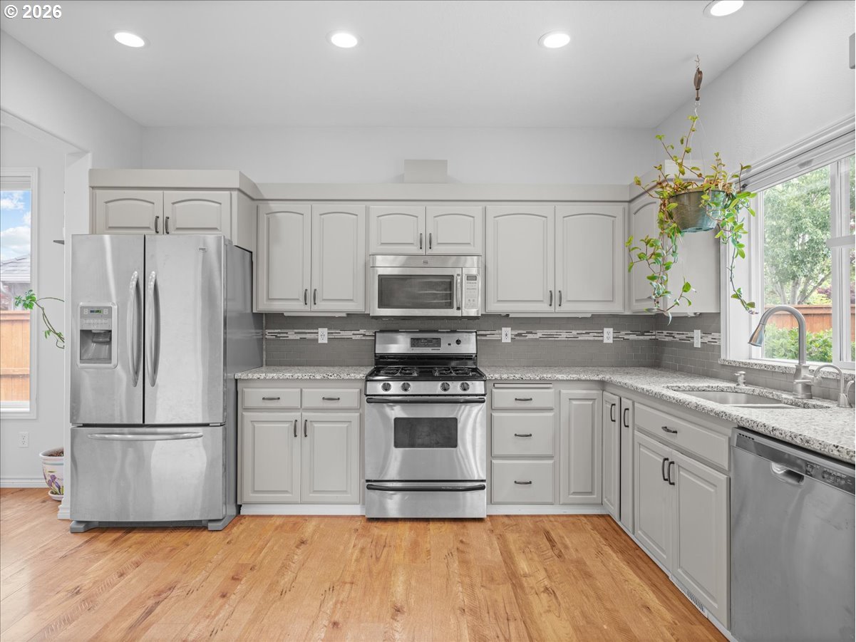 7366 Pineview St Ne Property Photo 11