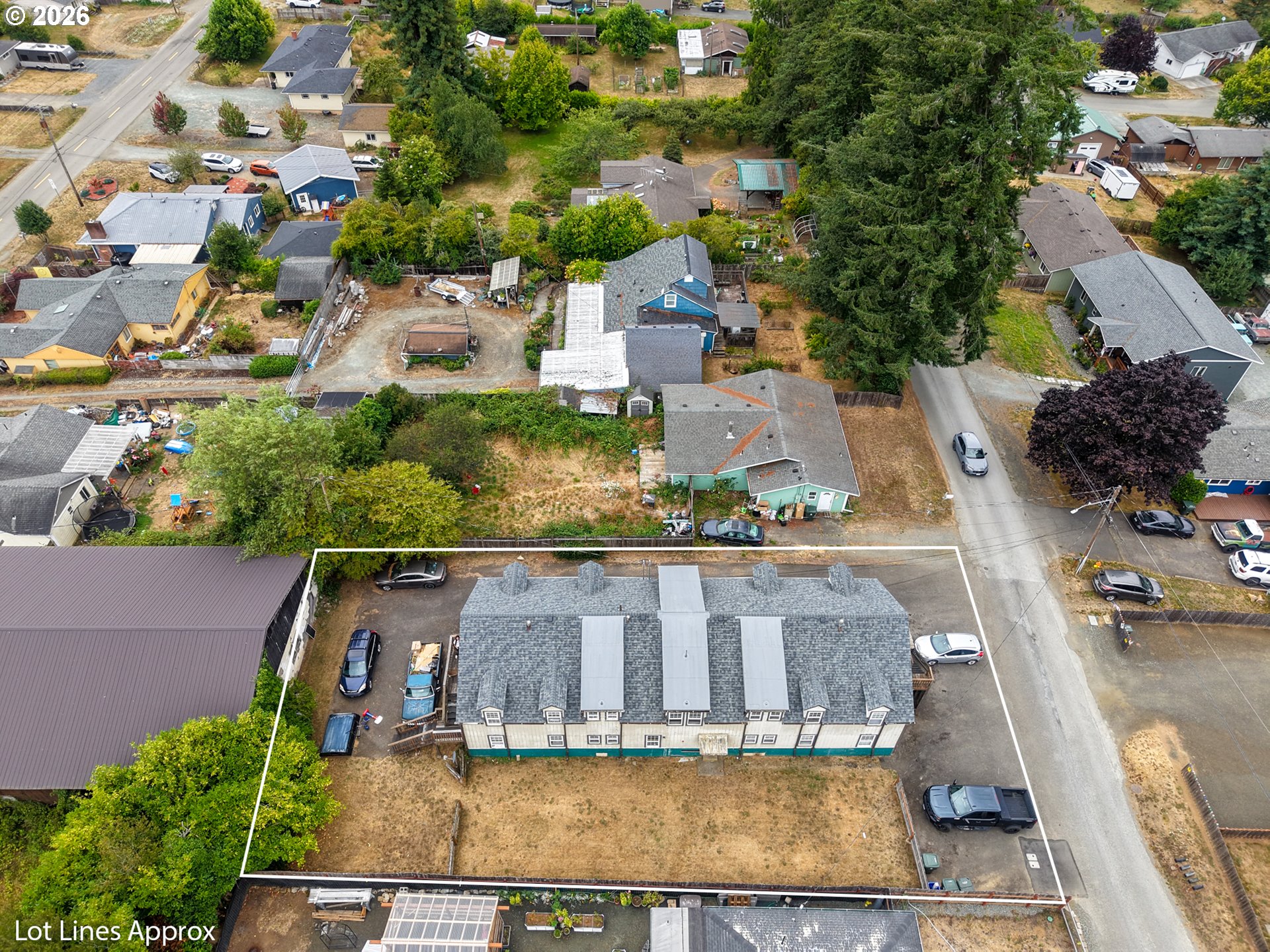 1740 Spruce St Property Photo 5