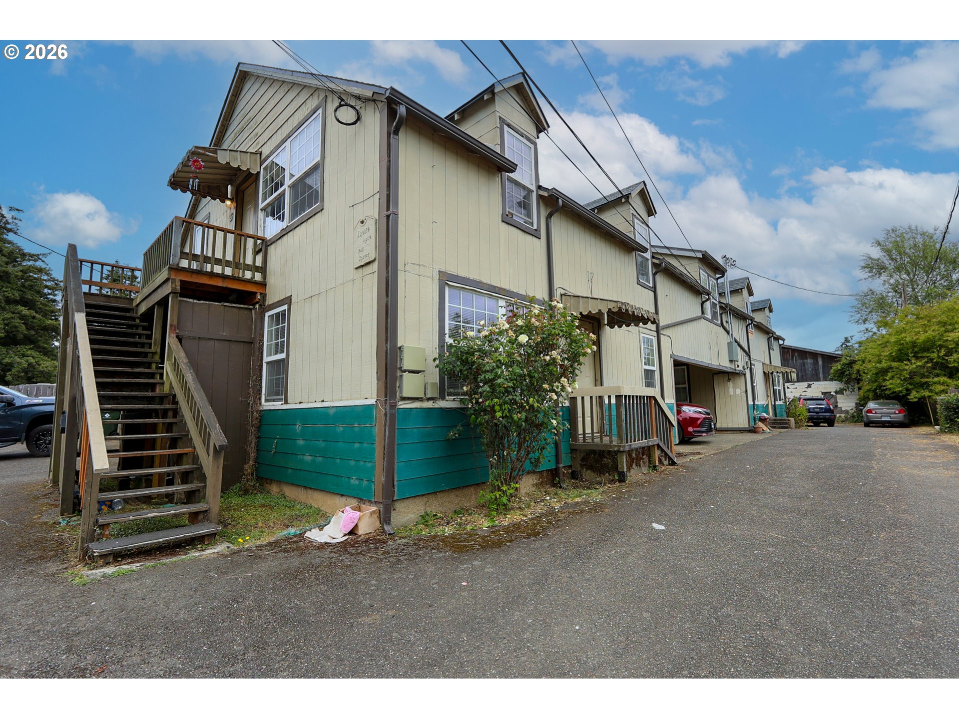 1740 Spruce St Property Photo 9