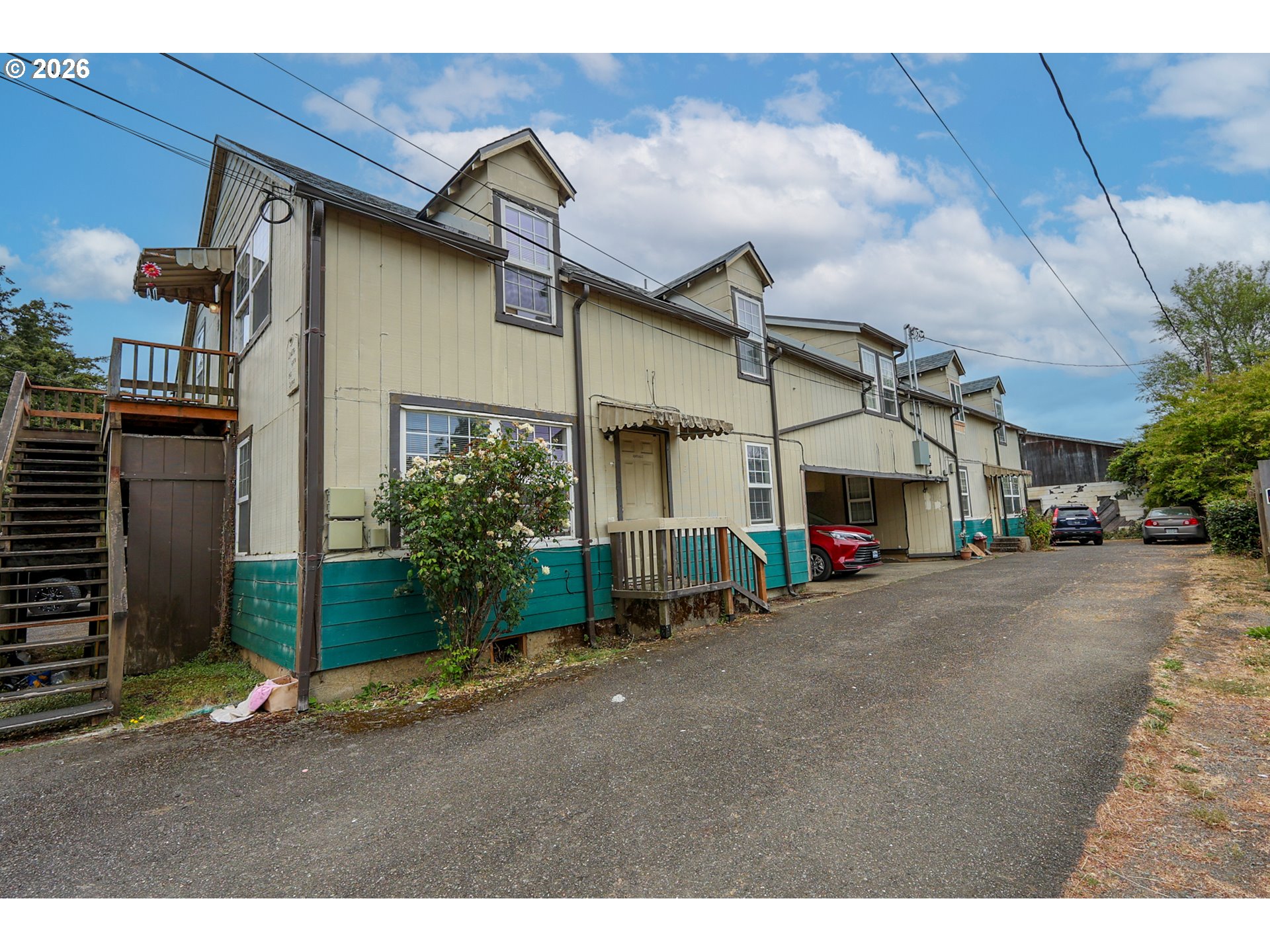 1740 Spruce St Property Photo 10