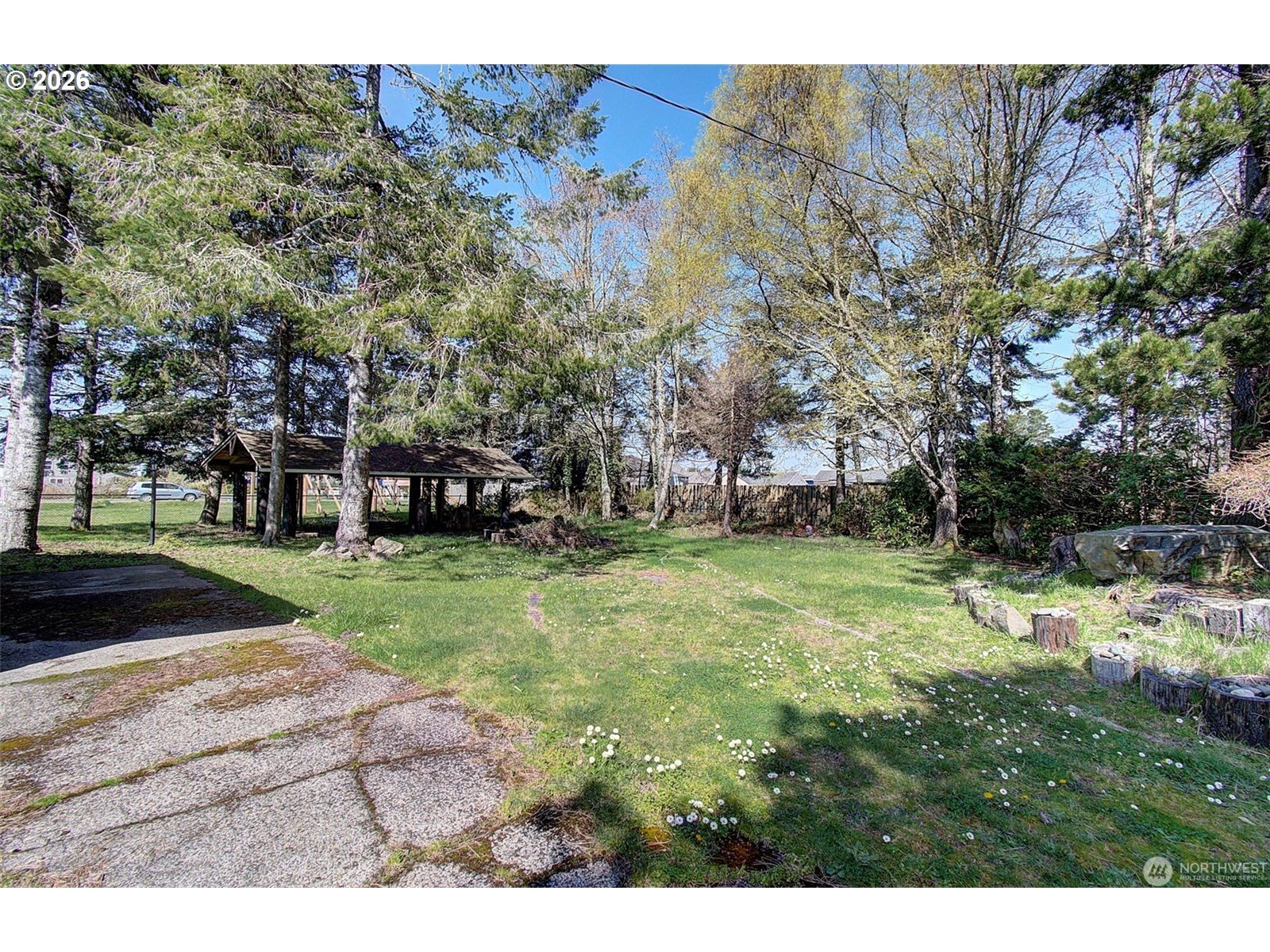 4913 N Pl Property Photo 2