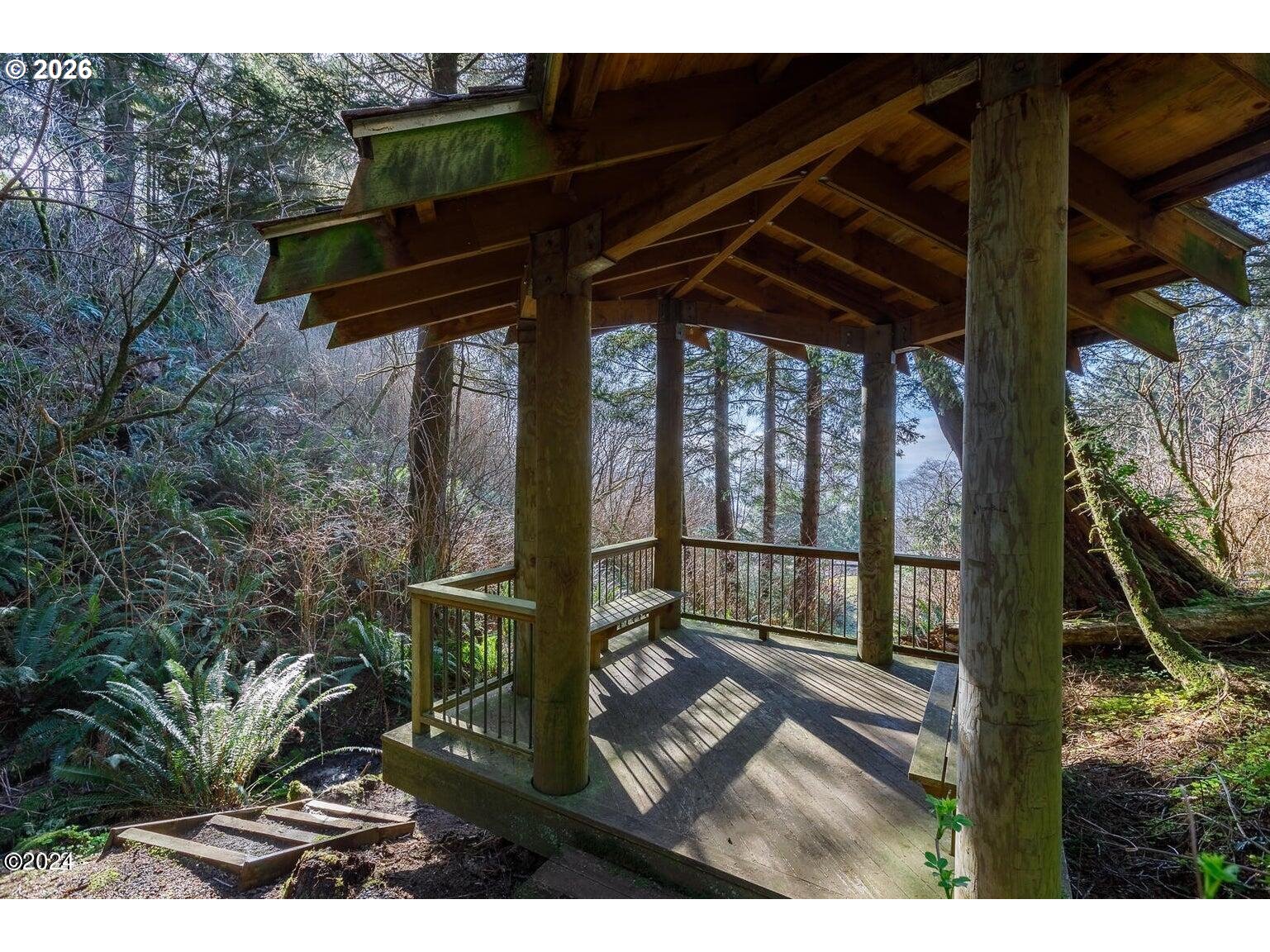 504 Creekside Ln Property Photo 11