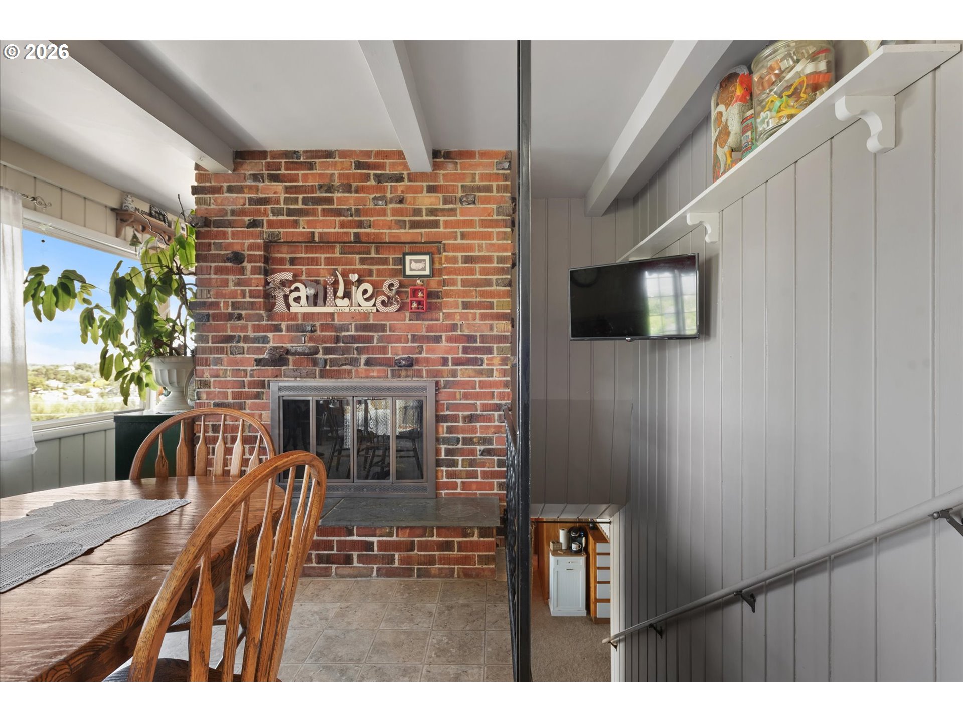300 Hillcrest Dr Property Photo 21