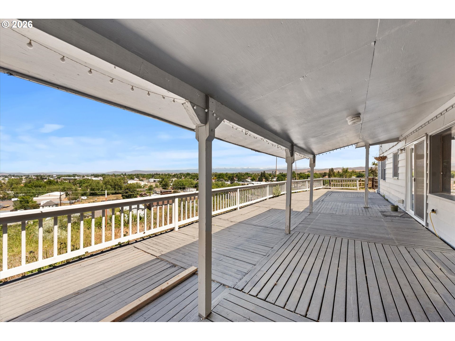 300 Hillcrest Dr Property Photo 43