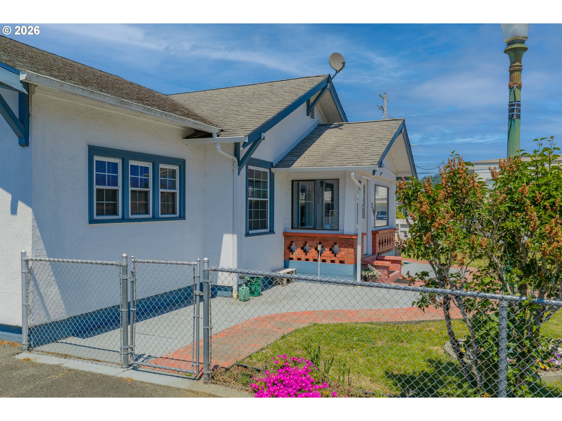 208 7th St Property Photo 5