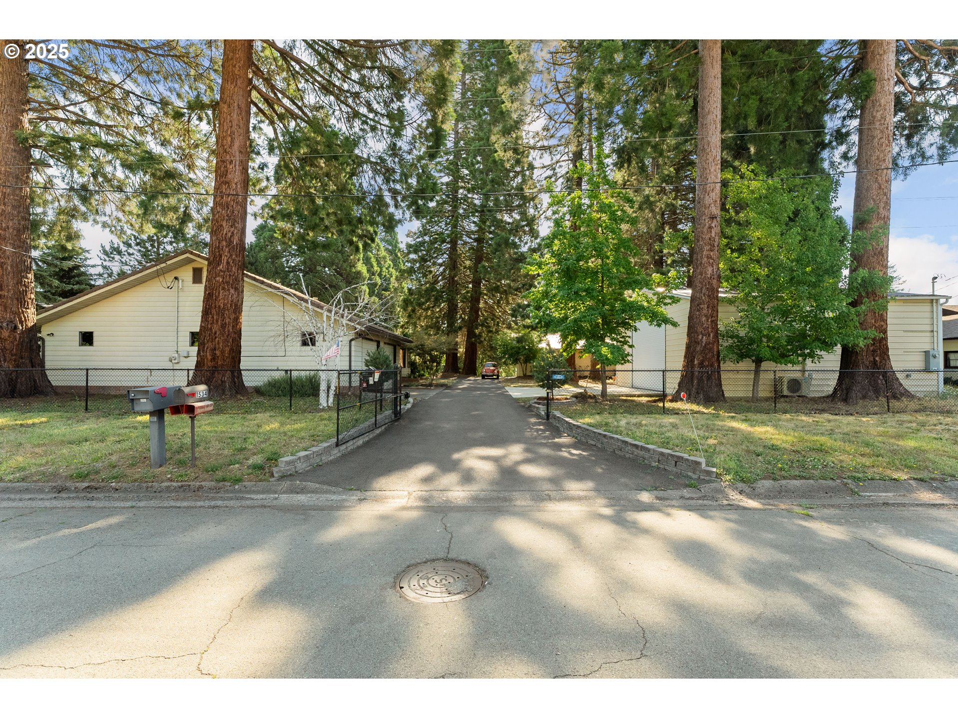 1525 Kendall St Property Photo 1