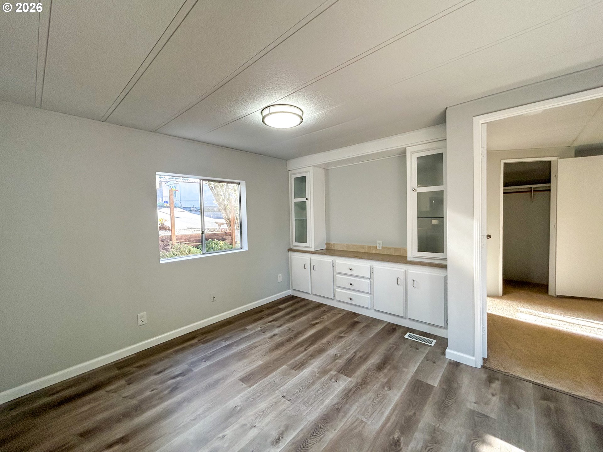 37600 Sunset St Property Photo 6