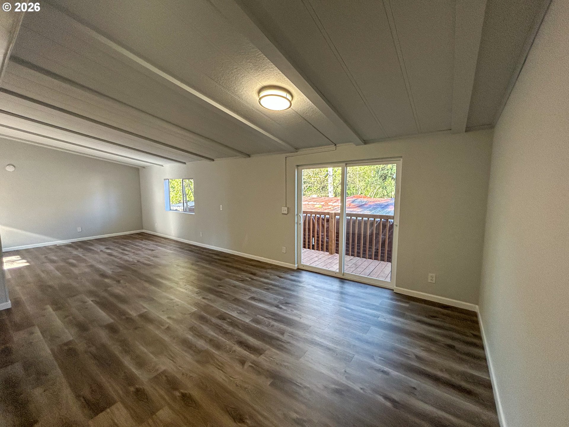 37600 Sunset St Property Photo 8