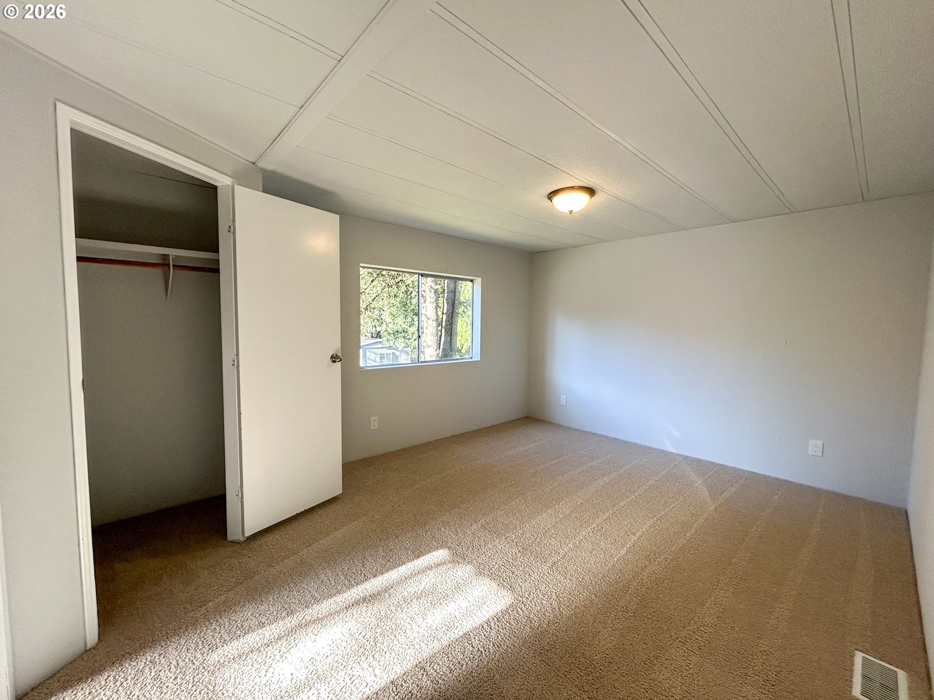 37600 Sunset St Property Photo 12