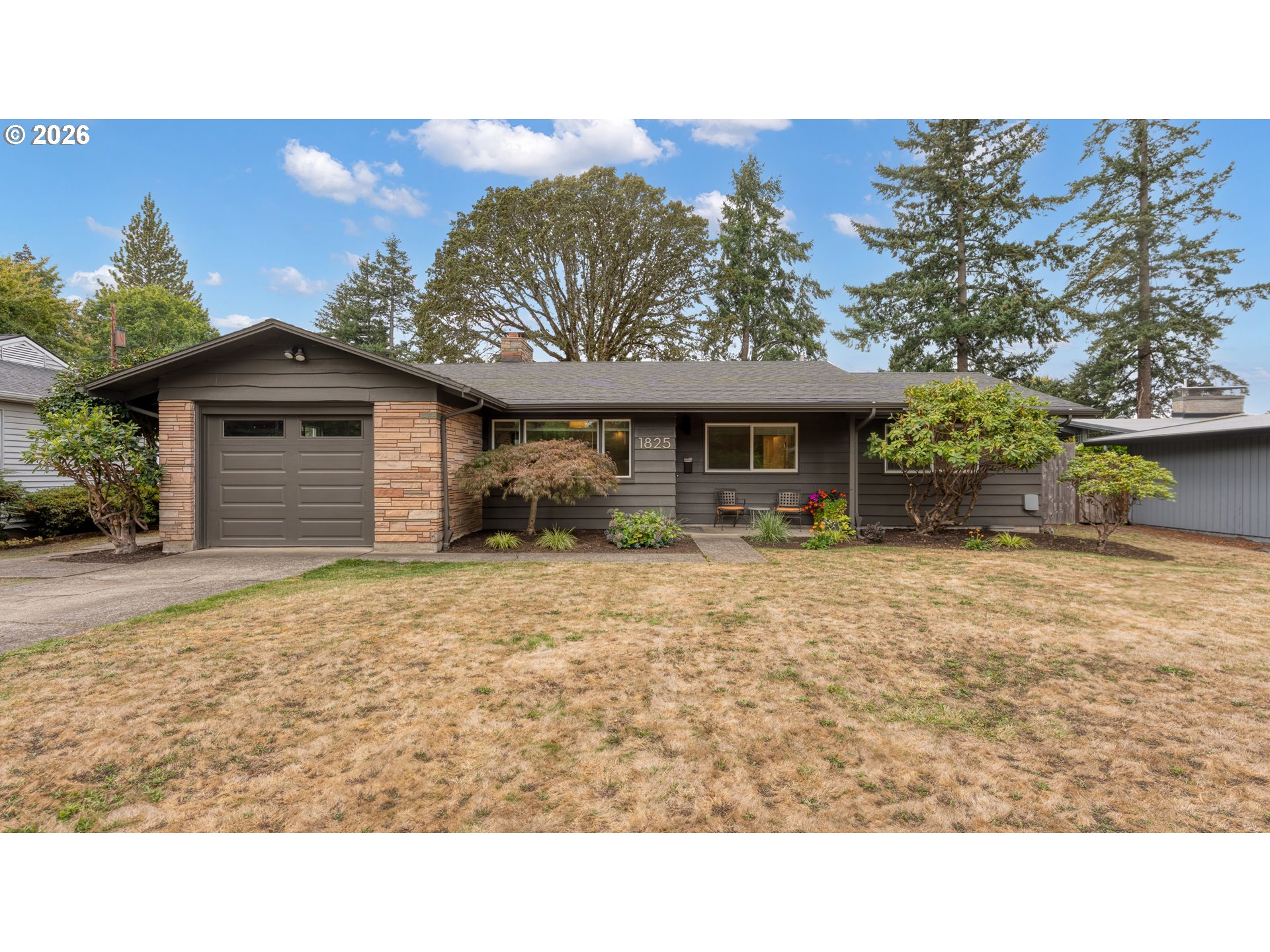 1825 Sw Glenview Ave Property Photo 1