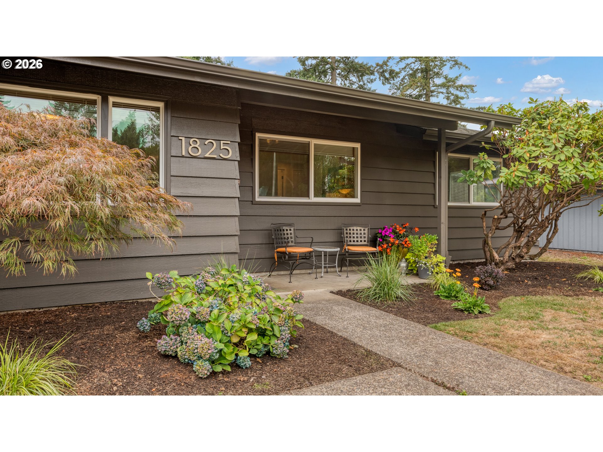 1825 Sw Glenview Ave Property Photo 1