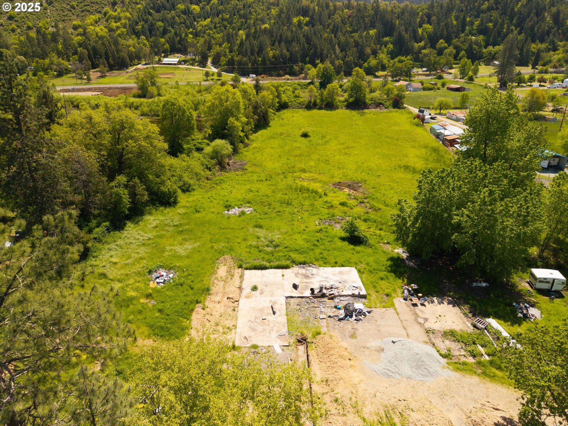 351 Pickett Ln Property Photo 1