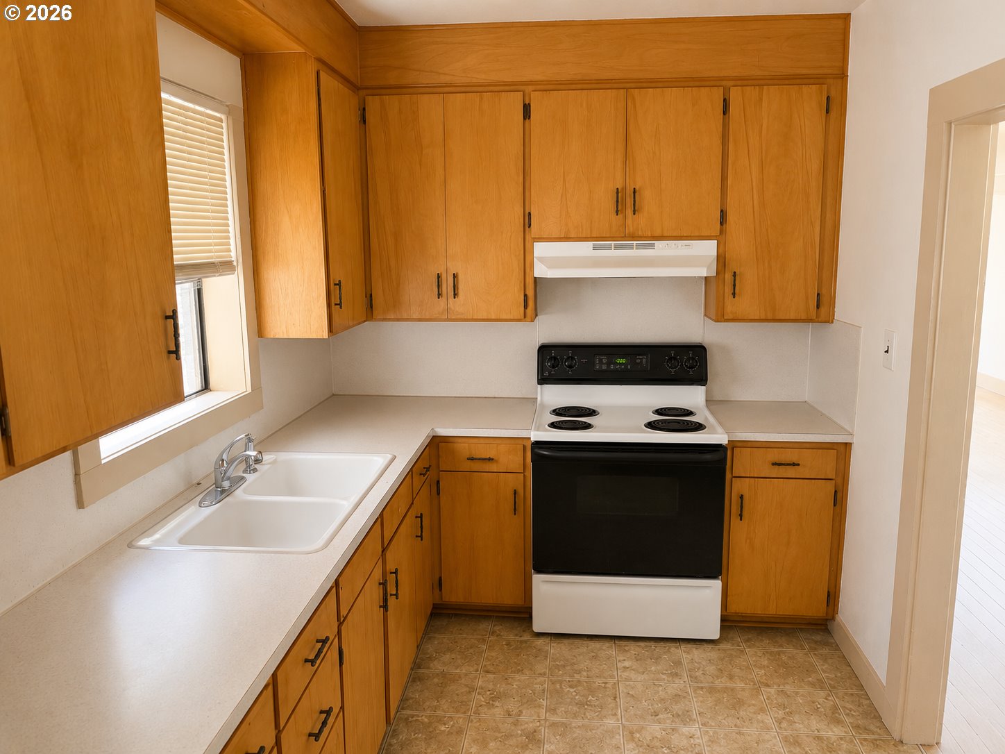 835 Anderson Ln Property Photo 5