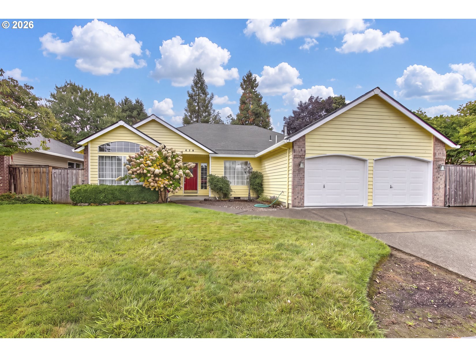672 Ne Valarie Ct Property Photo 1