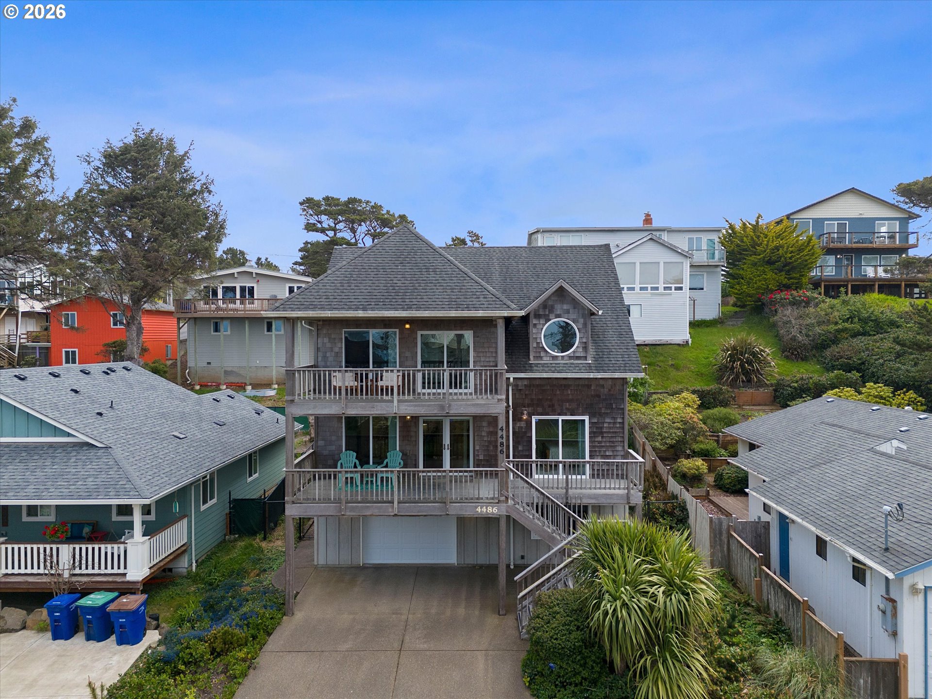 4486 Sw Beach Ave Property Photo 2
