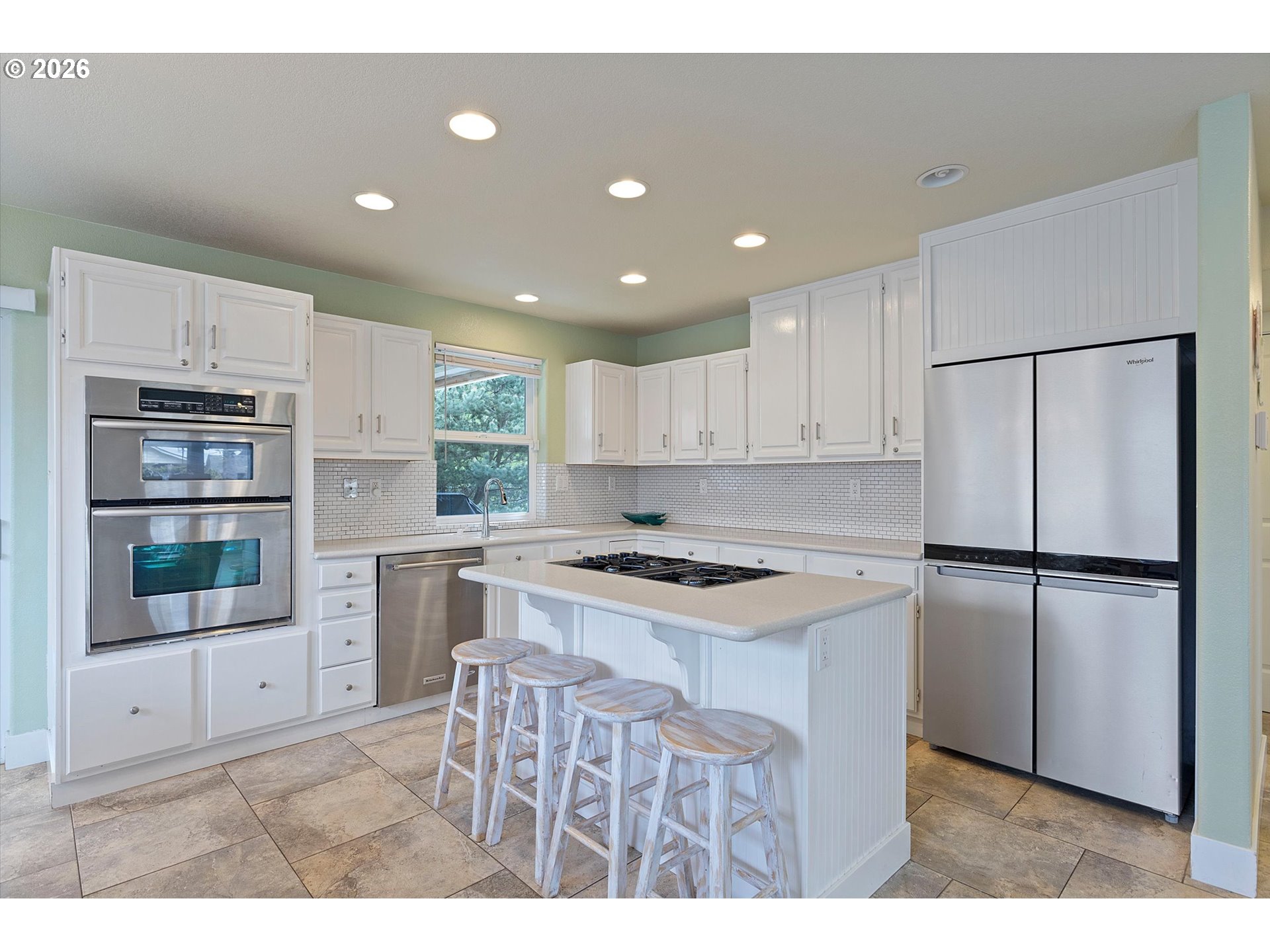 4486 Sw Beach Ave Property Photo 11